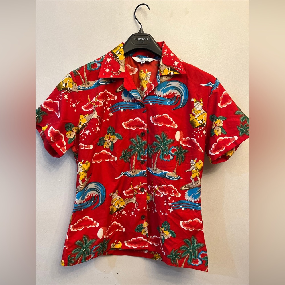 Alvish Hawaiian Santa motif